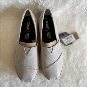 TOMS Women's Cream Slip-On Shoes